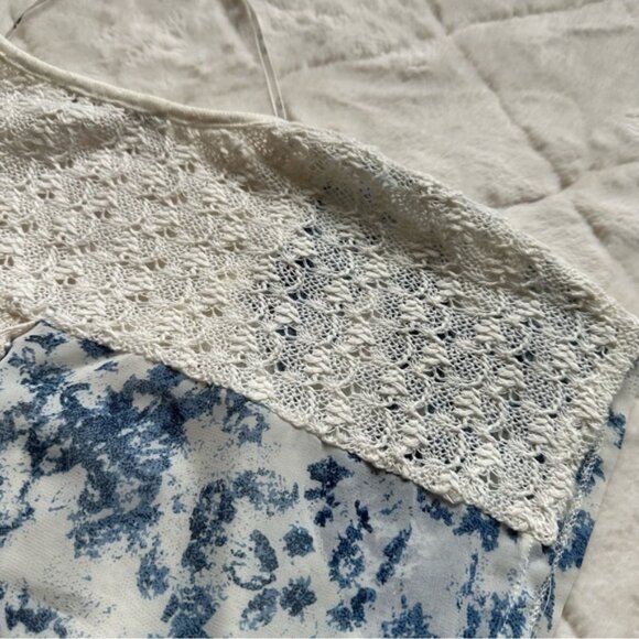 Miss Me | Blue & Cream Jeweled Abstract Floral Crochet Blouse | Size Extra Small - Picture 6 of 9